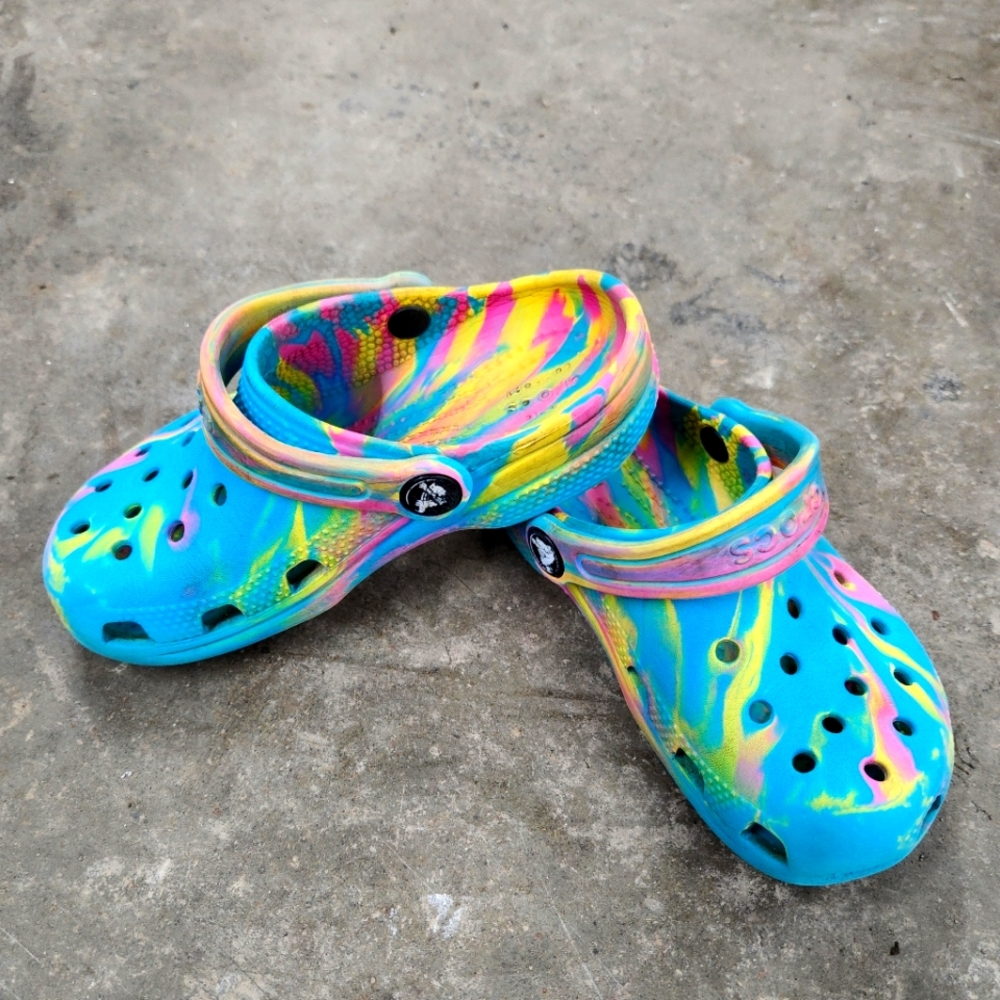 Children's CROCS Size 11 Tye-Dye Colpred